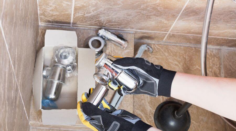 Professional gutter cleaning in Kingsland, GA